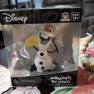 Disney Moments of Song Olaf Frozen 3" Vinyl Figure NEW/NIB